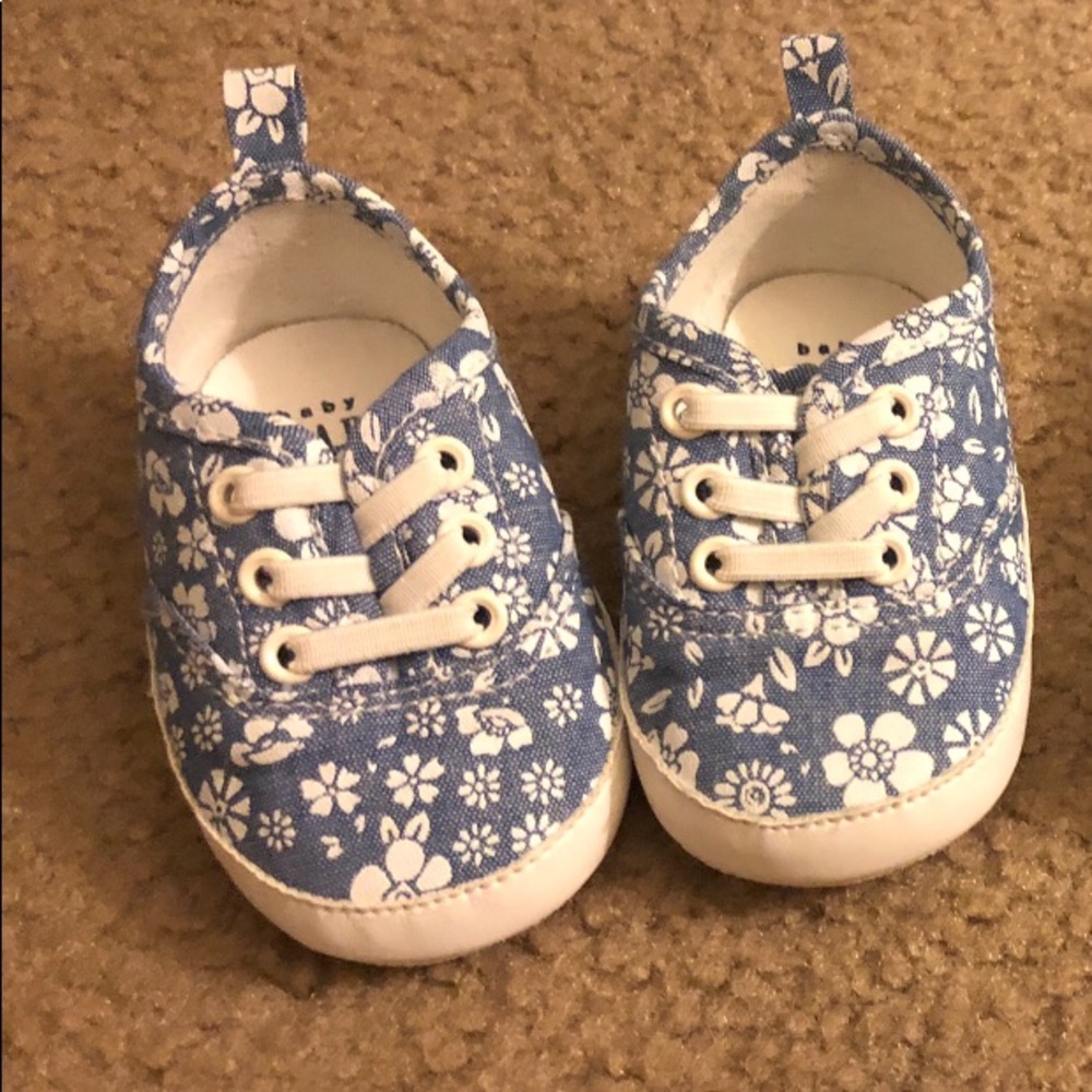 Baby girl floral denim shoes